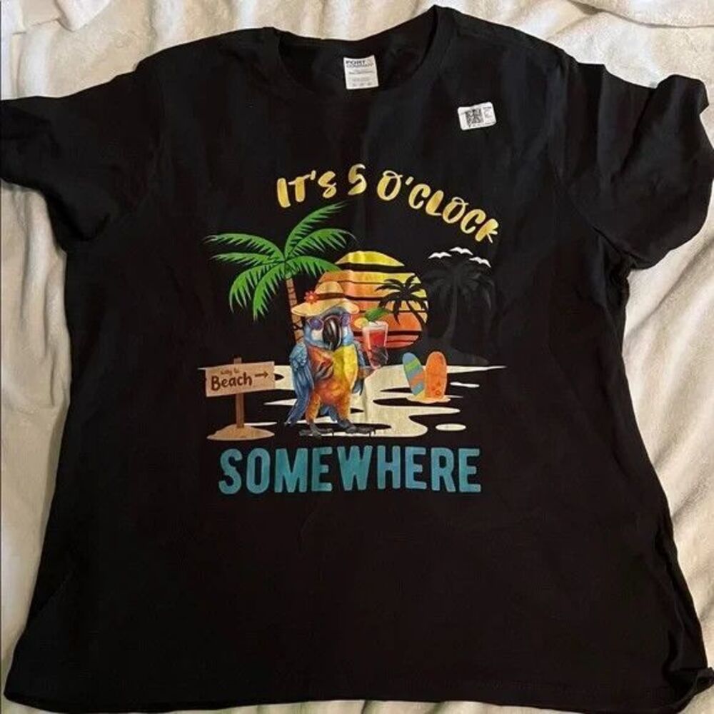It’s 5 O’Clock Somewhere Parrot Tropical Surf Graphic T-Shirt (Women’s XL)